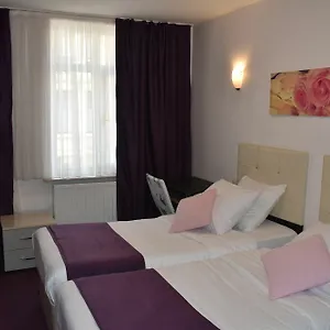 https://hotel-meribel.hotelsantwerp.net